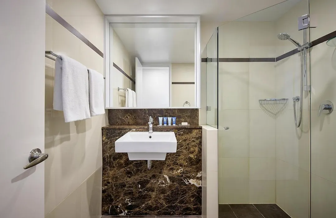 Meriton Suites World Tower, Sydney-1