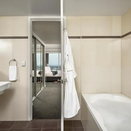 Meriton Suites World Tower, Sydney-3
